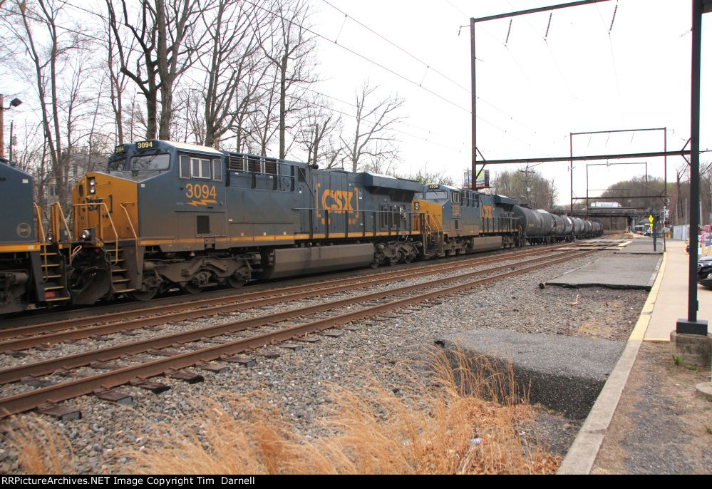 CSX 3094 3rd on M404